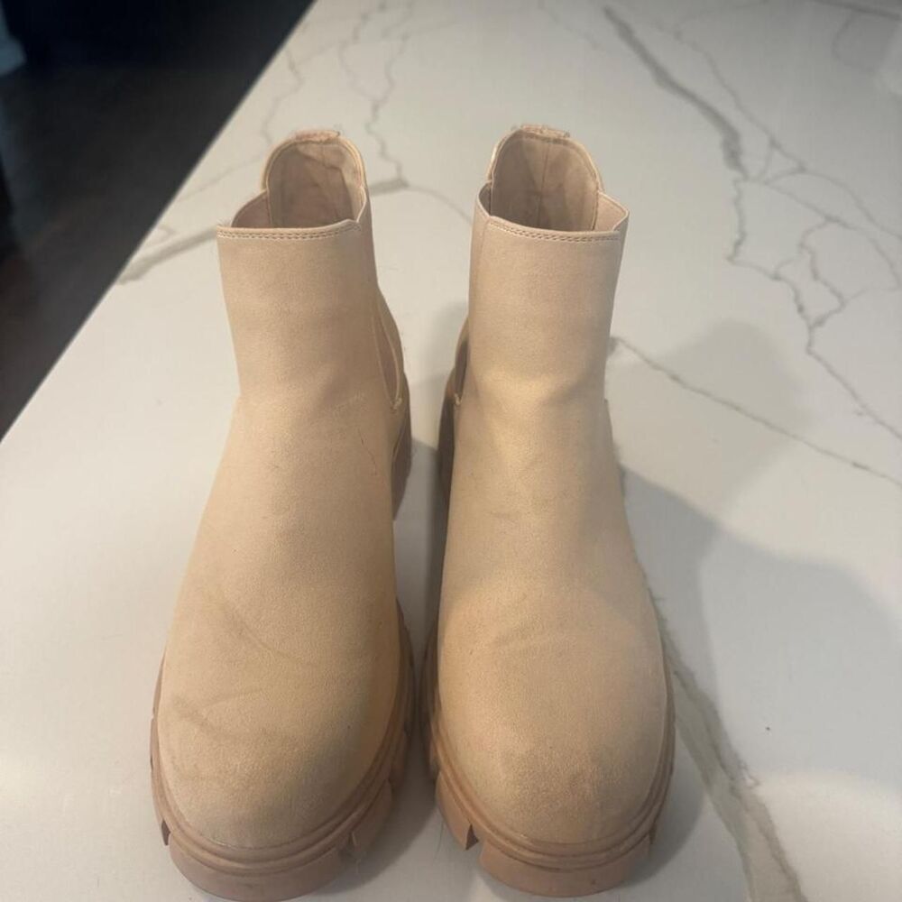 Shein Women's Tan and Cream Boots